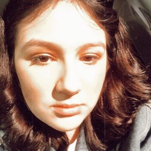 Meet your Posher, Idelis